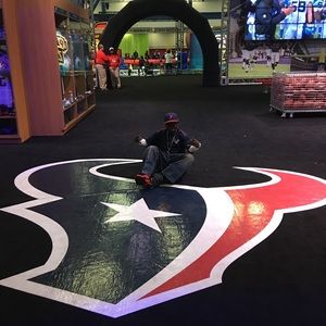 Meet your Posher, Ray